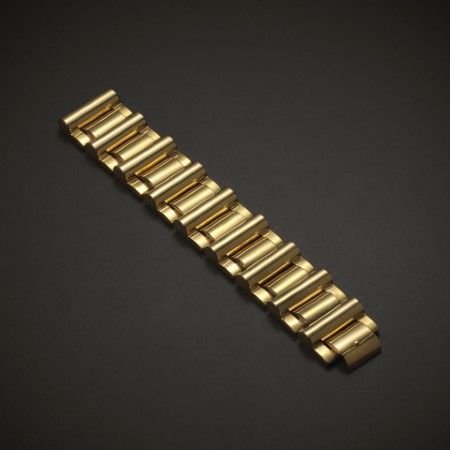 "Tank" bracelet. French with 18ct gold assay marks. 120gms