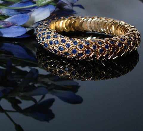 Boivin - 18ct gold bracelet, set with sapphires
